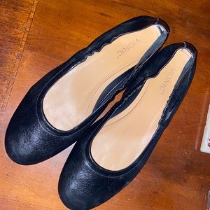 Vionic black leather ballet flats! 🩰 9